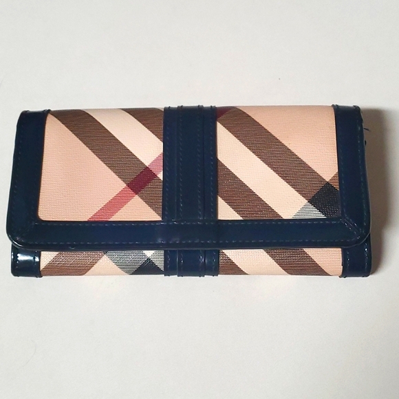 Burberry navy patten leather and canvas signature wallet. - Picture 1 of 13